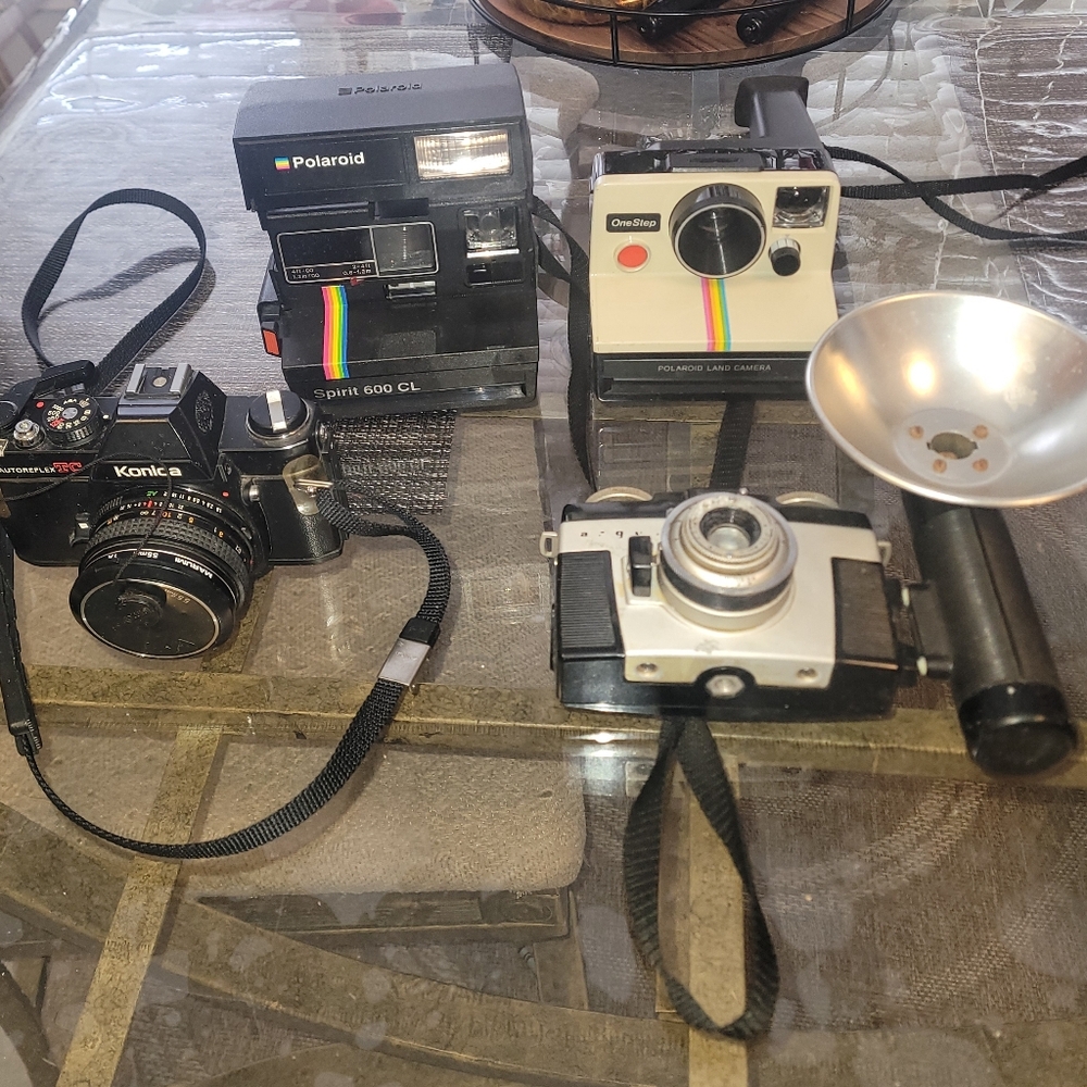 4 Vintage Camera Bundle ..Polaroid Spirit 600 CL Instant Camera -